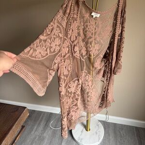 Umgee Boho Lace Crochet Kimono Cardigan – Rose Gold/Mauve – Size S Style: C1136